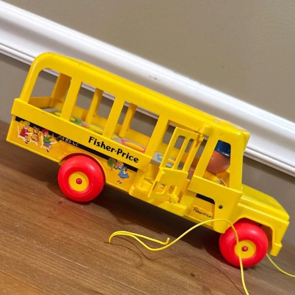 Vintage 1984 Fisher-Price Little People School Bus 192 Yellow Pull Toy Driver